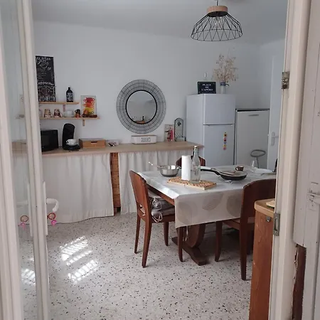 Appartement Maison Jardin&garage P2 10 Min Gare Nîmes
