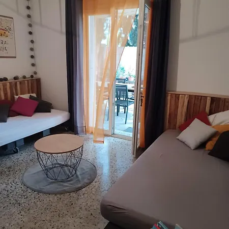 Maison Jardin&garage P2 10 Min Gare Nîmes